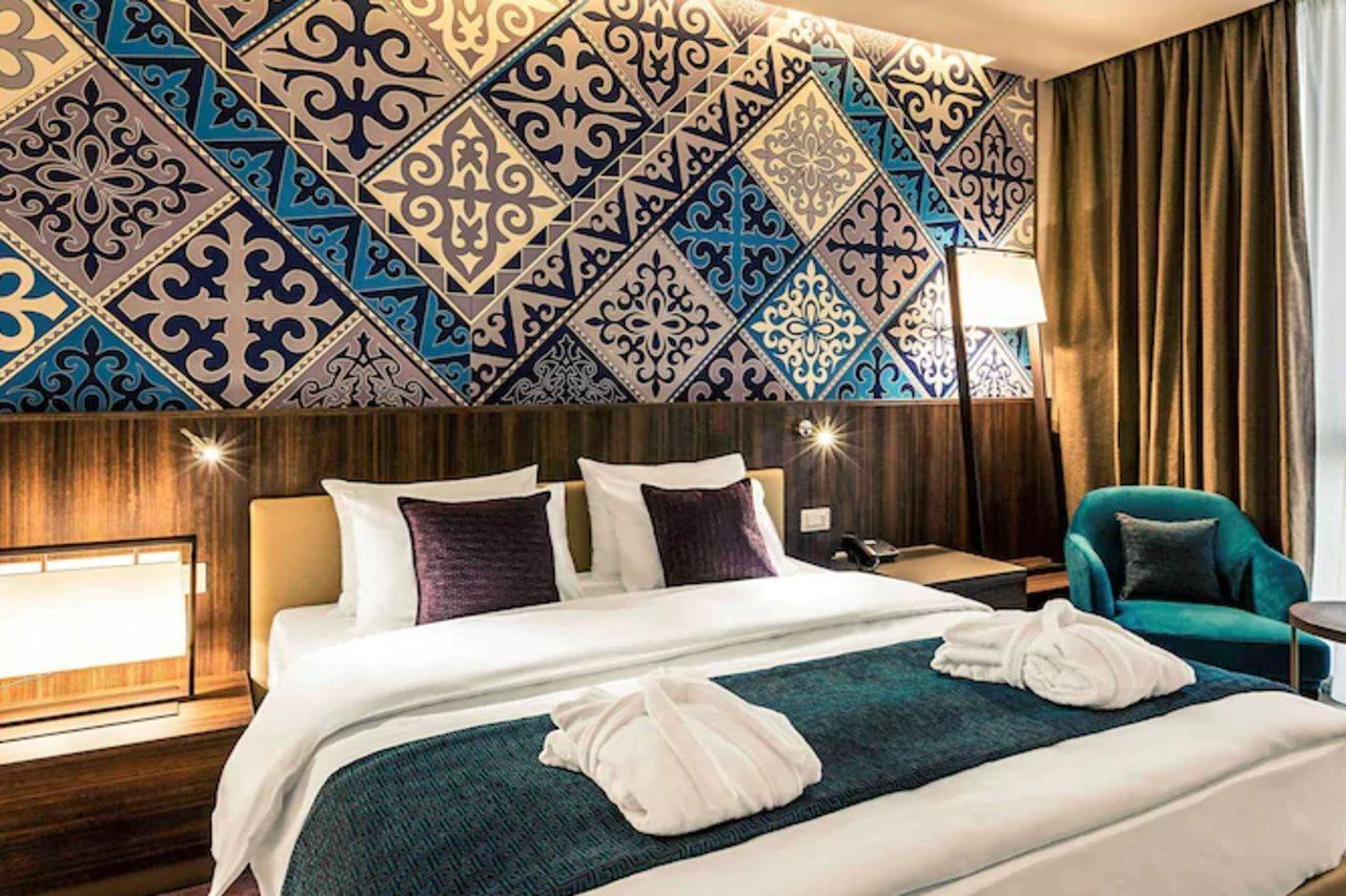 Mercure Almaty City Center Bagian luar foto