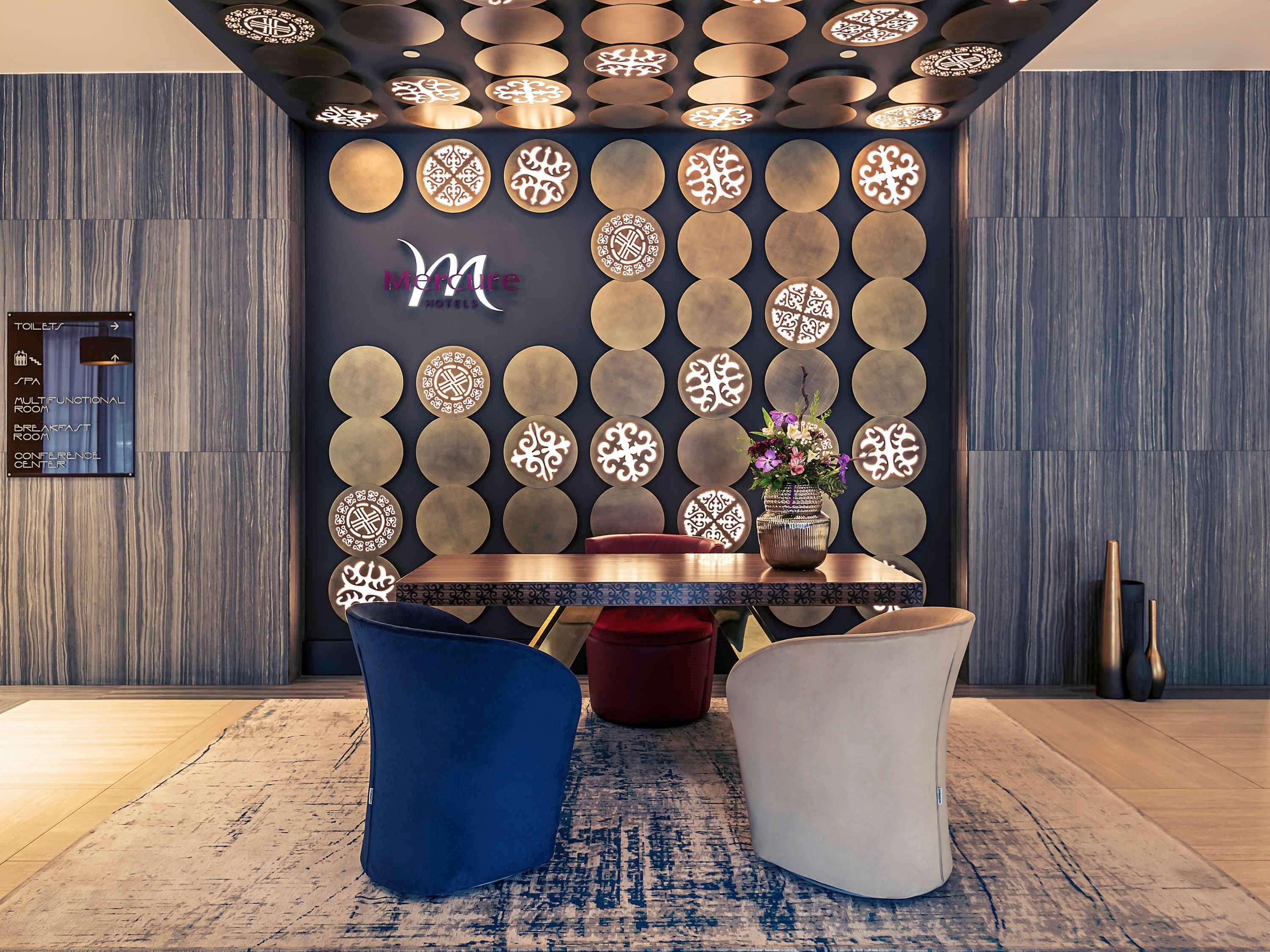 Mercure Almaty City Center Bagian luar foto