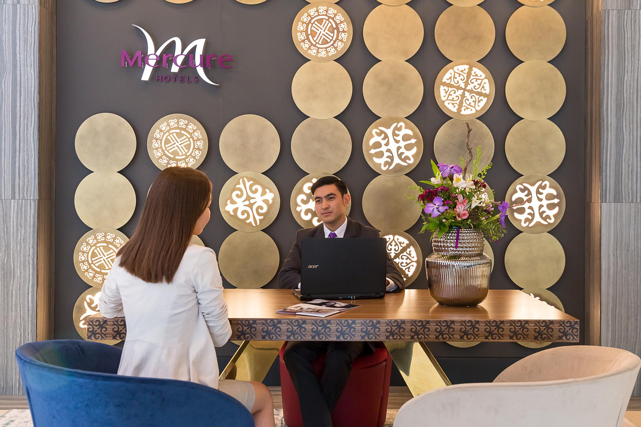 Mercure Almaty City Center Bagian luar foto