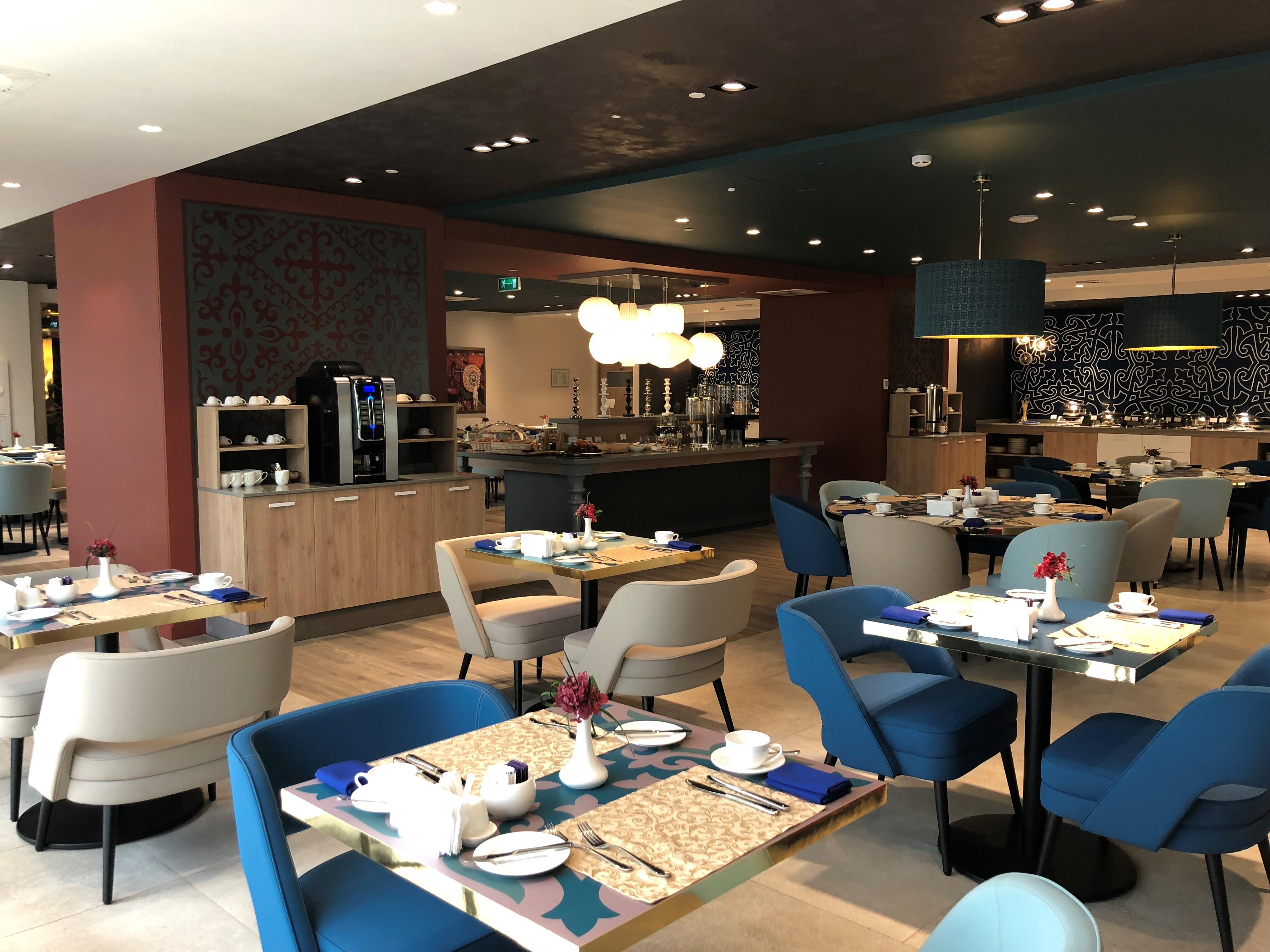 Mercure Almaty City Center Bagian luar foto