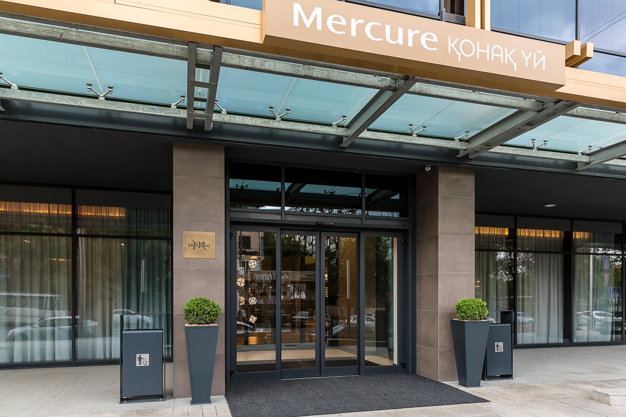 Mercure Almaty City Center Bagian luar foto