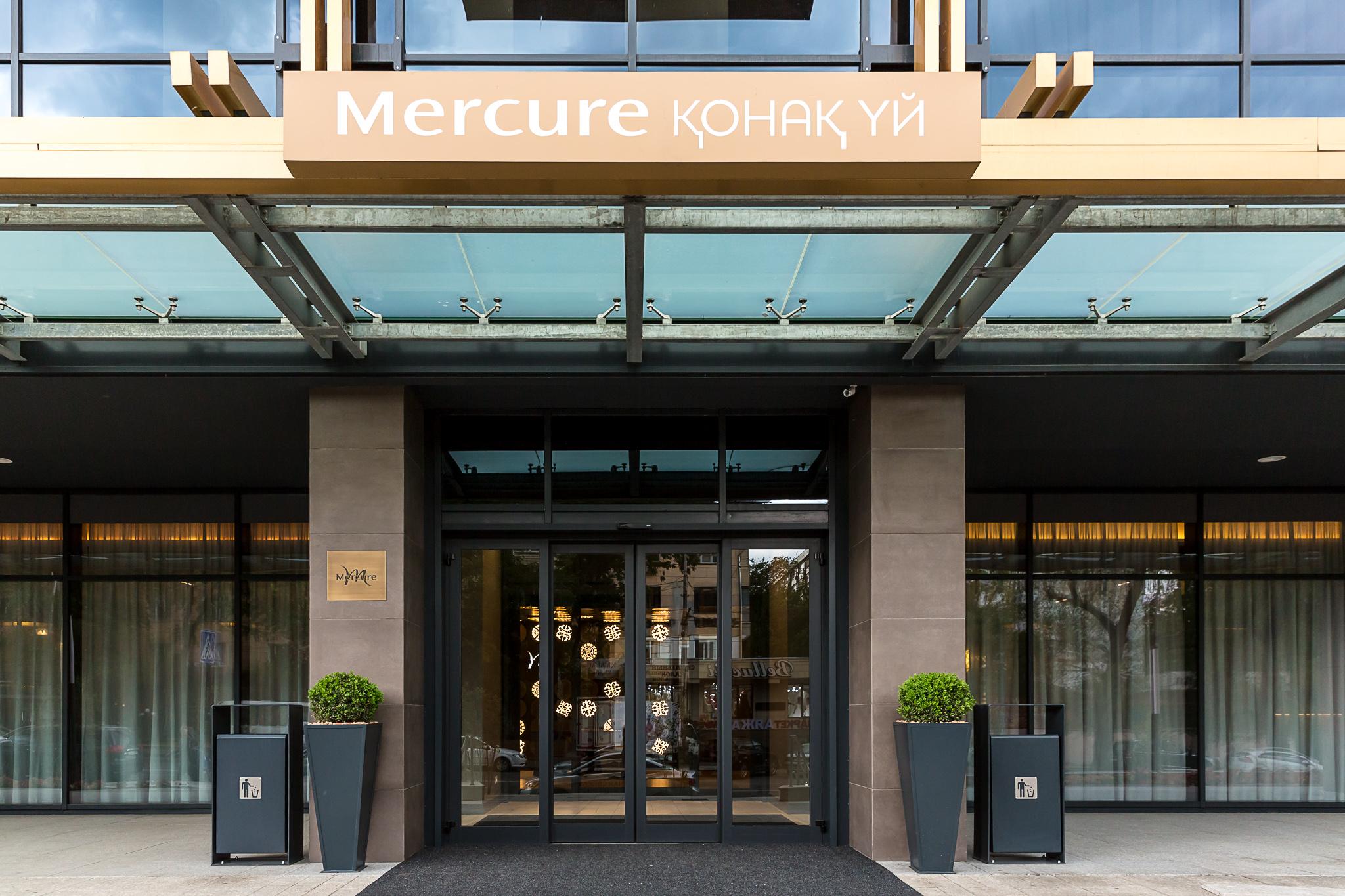 Mercure Almaty City Center Bagian luar foto