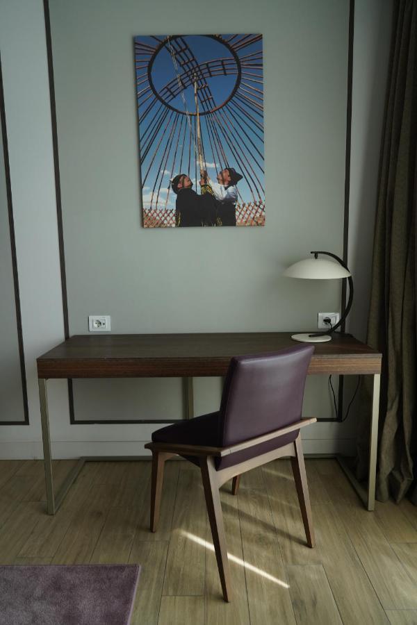 Mercure Almaty City Center Bagian luar foto